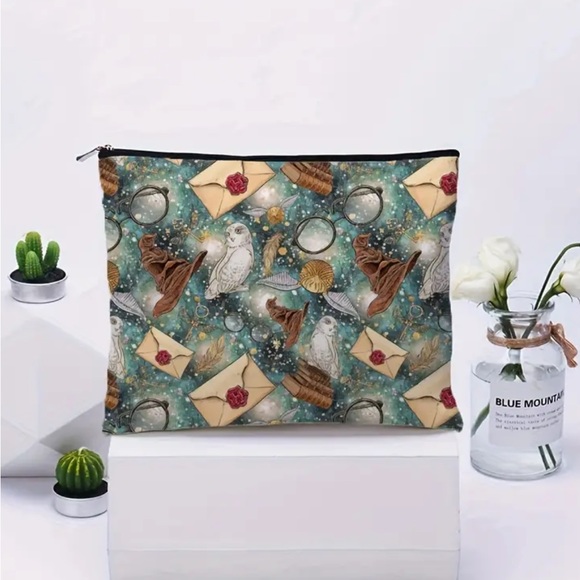 Harry Potter Makeup Bag - Picture 7 of 8